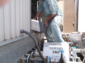 設備(冷却塔薬品投入)
